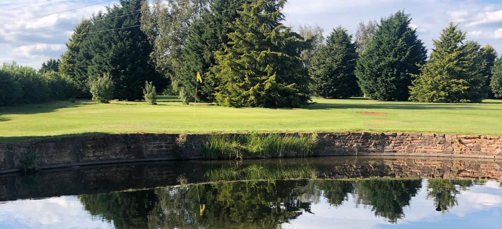 Newent Golf Club And Lodges Exterior photo