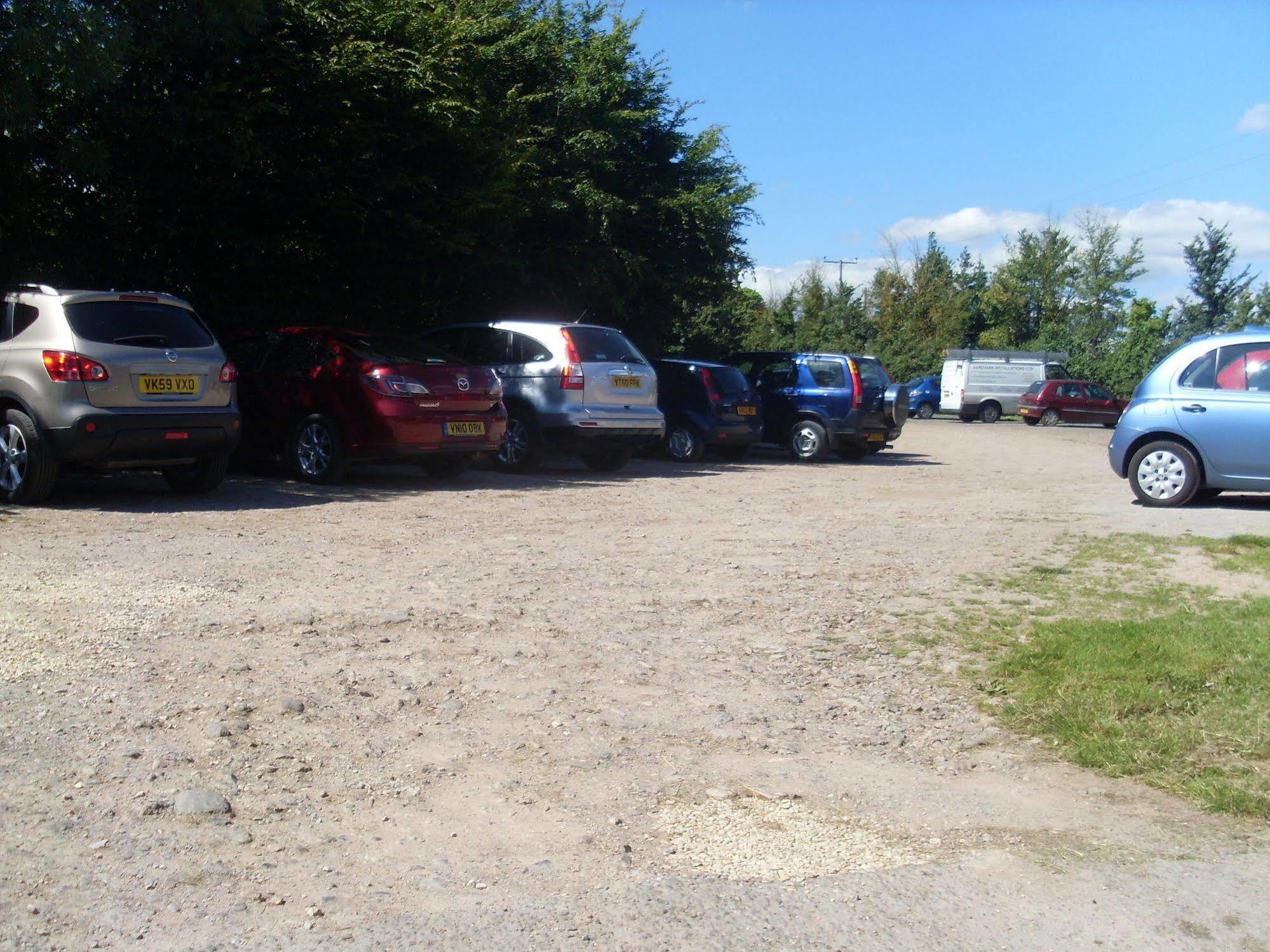 Newent Golf Club And Lodges Exterior photo